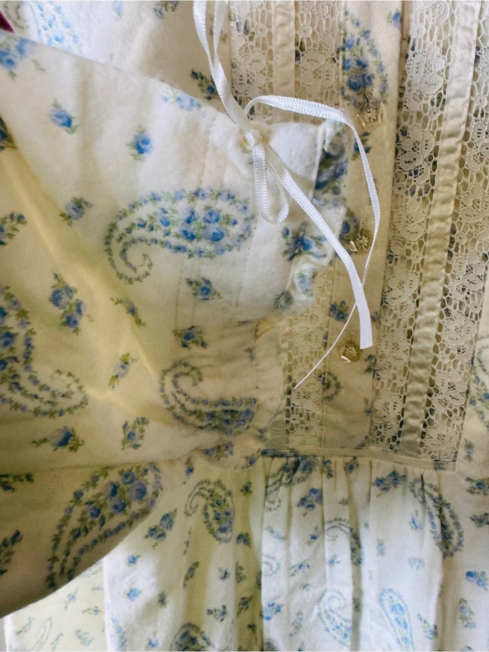 Laura Ashley Vintage White & Blue Paisley 100% Cotton Flannel Nightgown Size XL - Picture 8 of 10